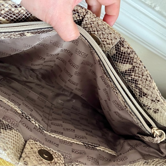 NEW condition Michael Kors Phyton Purse - Picture 15 of 16